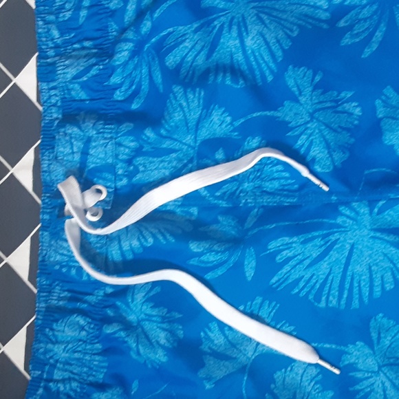 OP  BLUE FLORAL SWIM TRUNKS,  SIZE 3XL (48-50) - Picture 2 of 9